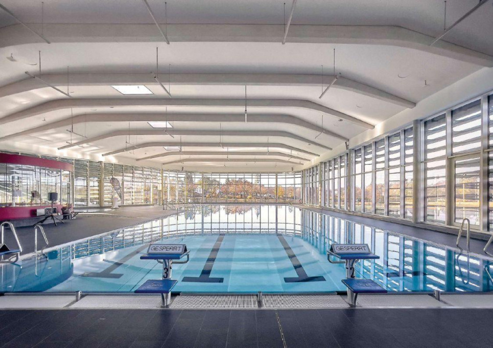 Крытый бассейн в г. Бад-Вурцах, Германия